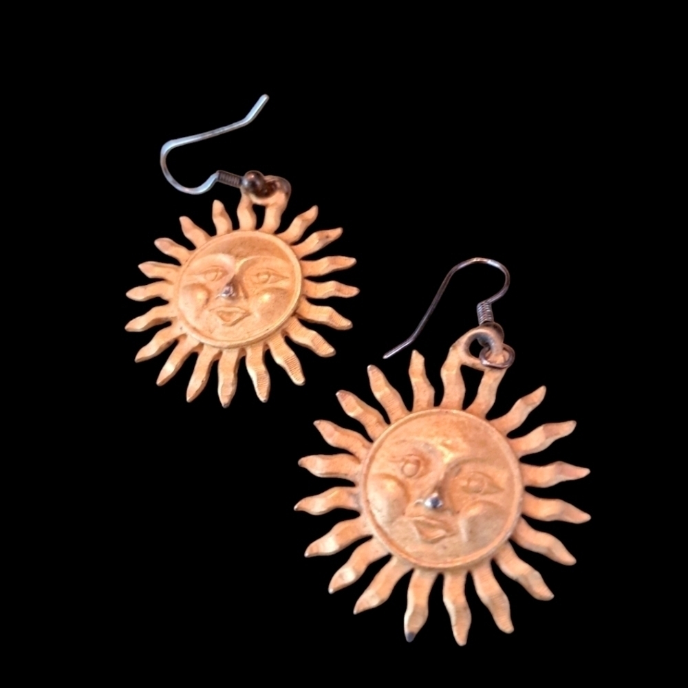 Sun sol dangle pierced earrings sun face brushed goldtone